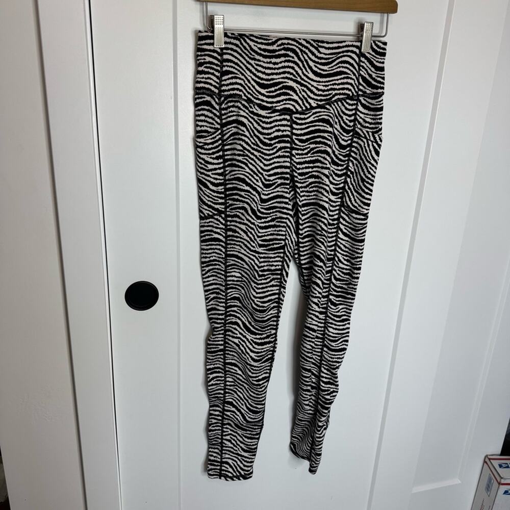 J McLaughlin Active Leggings Black White Zebra Print Pocket Mid Rise Size Small